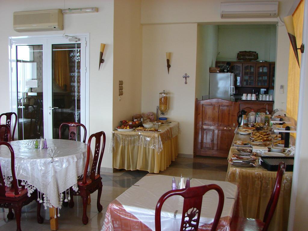 Petit Palais Hotel Loutraki  Exterior photo