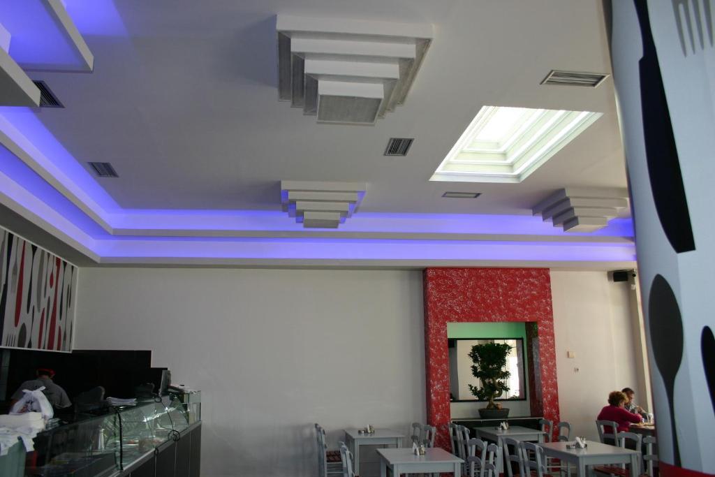 Petit Palais Hotel Loutraki  Exterior photo